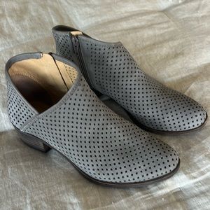 🍀 LUCKY 🍀 BRAND BOOTIES